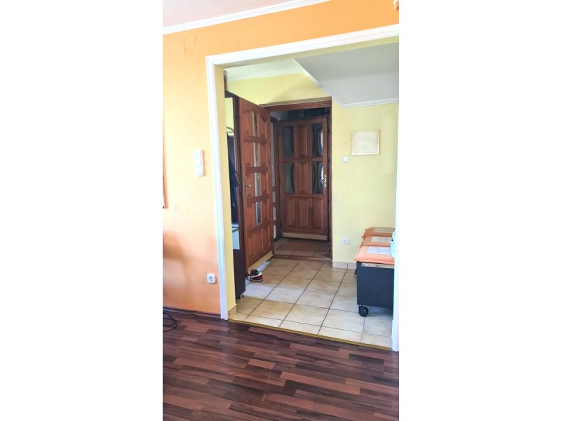 Halásztelken tetőtéri lakás eladó