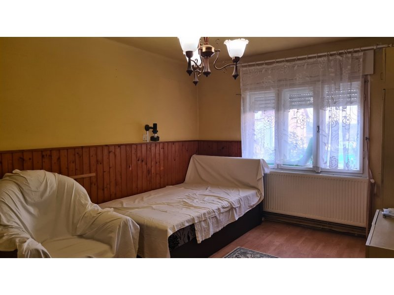 Kis családi ház eladó