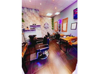 Berendezett barber shop kiadó
