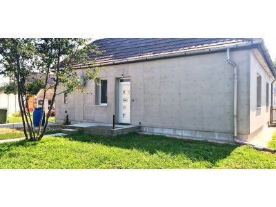 Újszerű házrész igényes vevőt keres