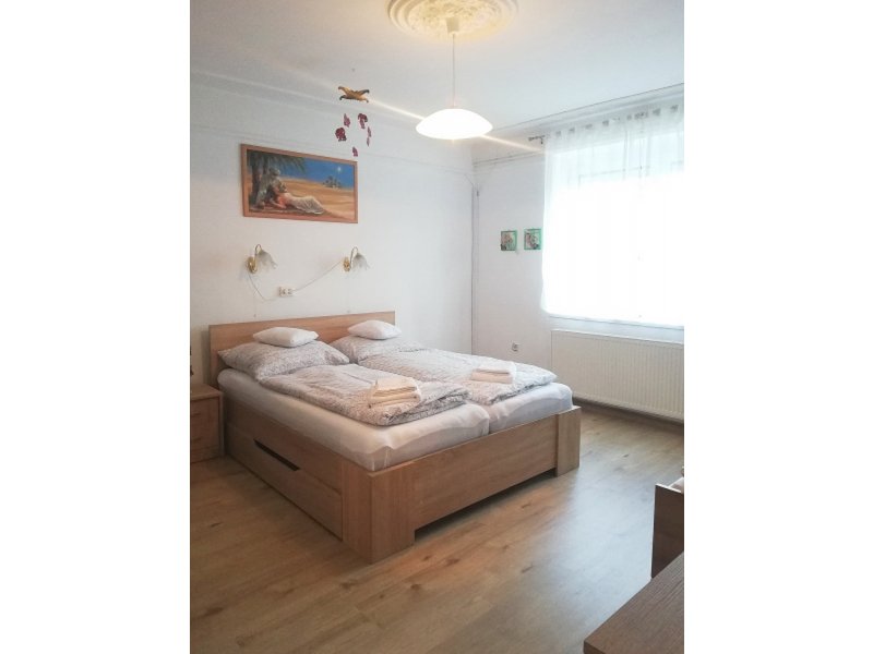 Étterem  apartmanokkal eladó