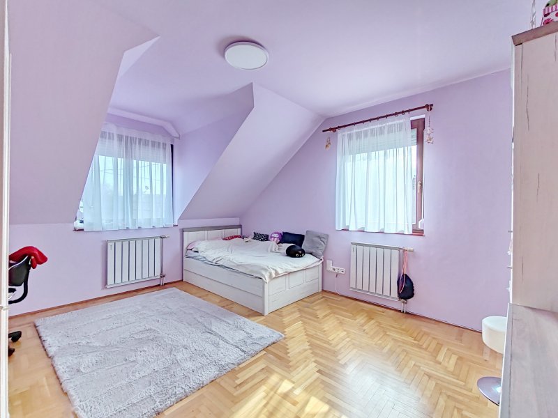 Nagy családosok álmai háza eladó
