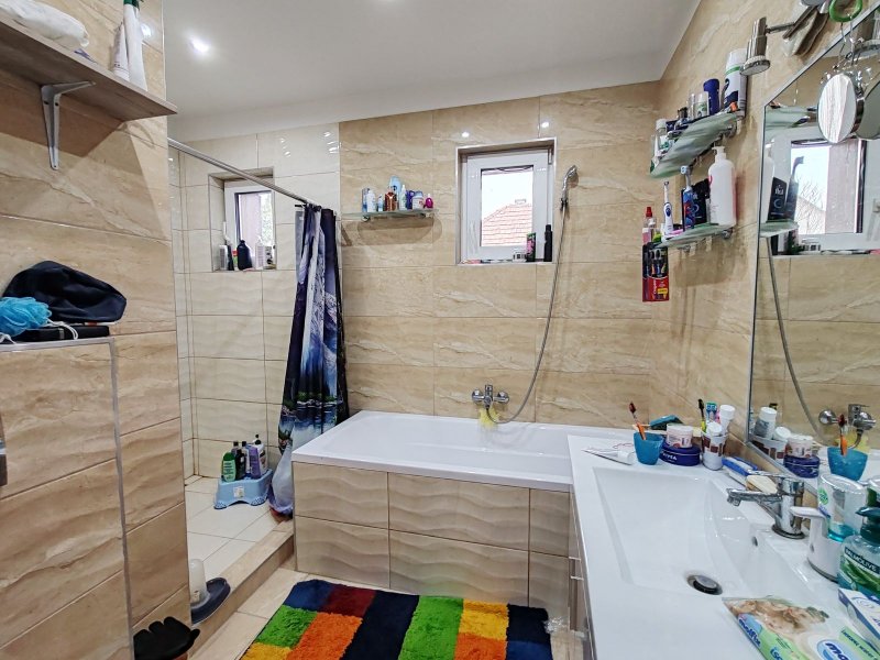 Nagy családosoknak vagy két generáció számára!