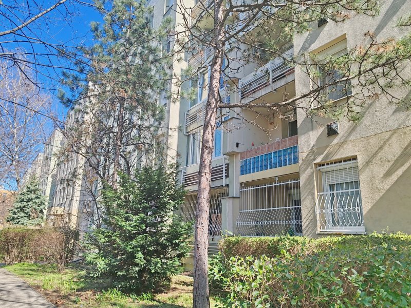 Gyönyörű, igényes felújított lakás eladó XXI. kerületben