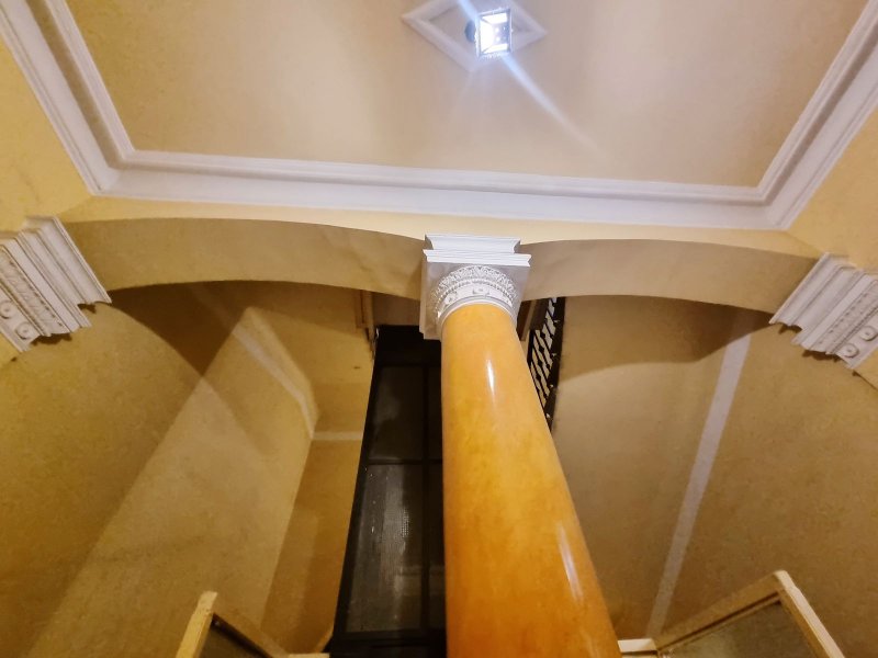 Eladó lakás a Palotanegyed szívében, műemléki környezetben, ritka lehetőség a Dégenfeld-Schomburg-palotában!