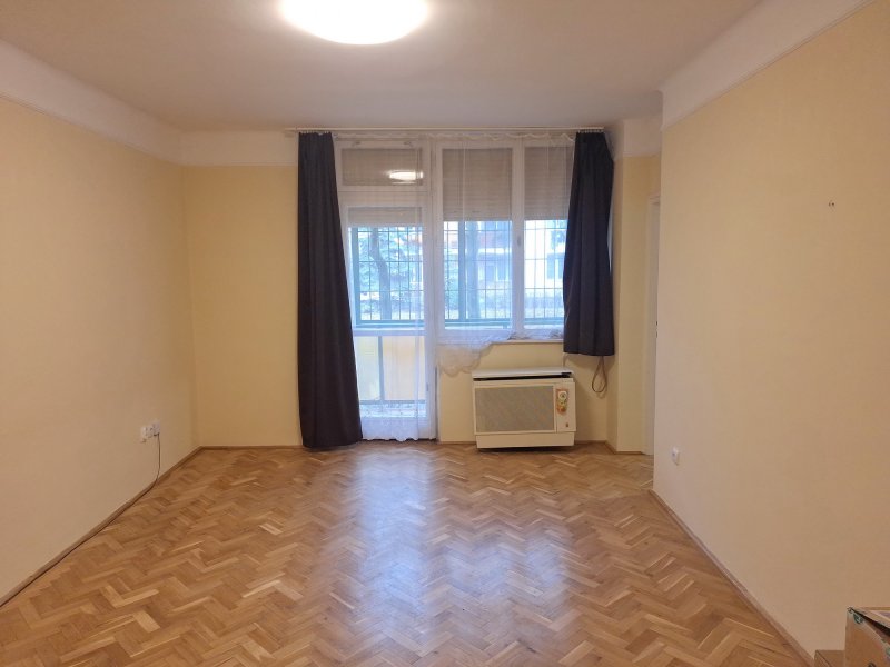 2 szobás, erkélyes, földszinti lakás Csepel kedvelt részén, zöldövezetben