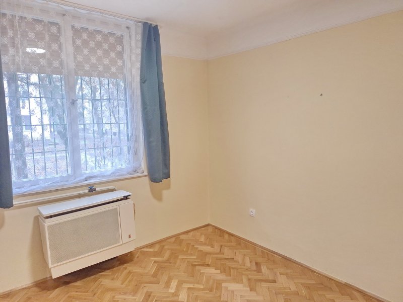 2 szobás, erkélyes, földszinti lakás Csepel kedvelt részén, zöldövezetben