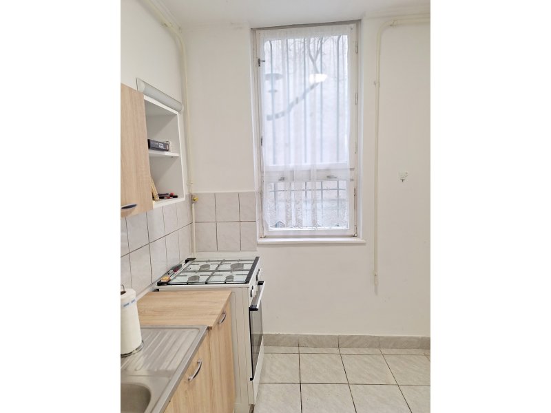 2 szobás, erkélyes, földszinti lakás Csepel kedvelt részén, zöldövezetben