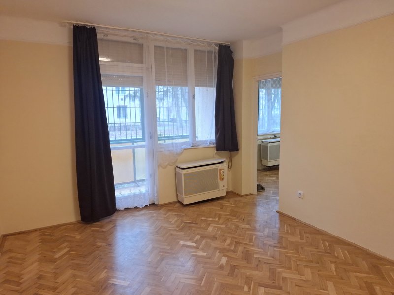 2 szobás, erkélyes, földszinti lakás Csepel kedvelt részén, zöldövezetben