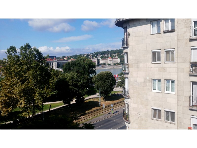 DUNAI PANORÁMÁS, ERKÉLYES KIADÓ LAKÁS