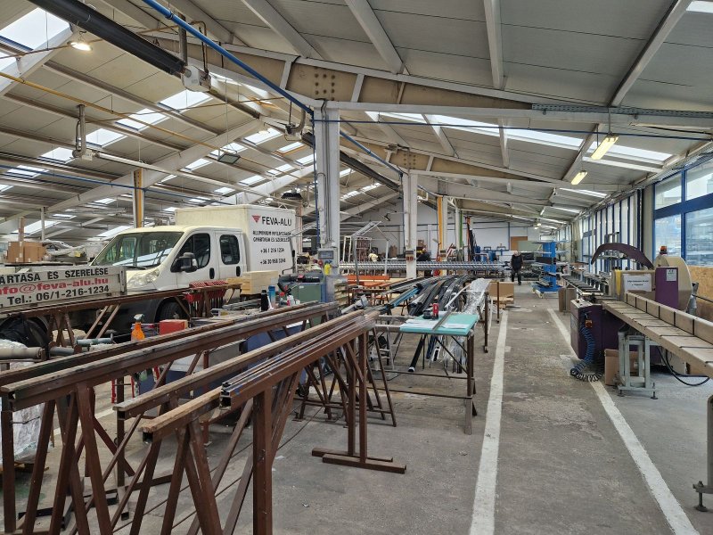 Ipari csarnok befektetőknek vagy saját használatra