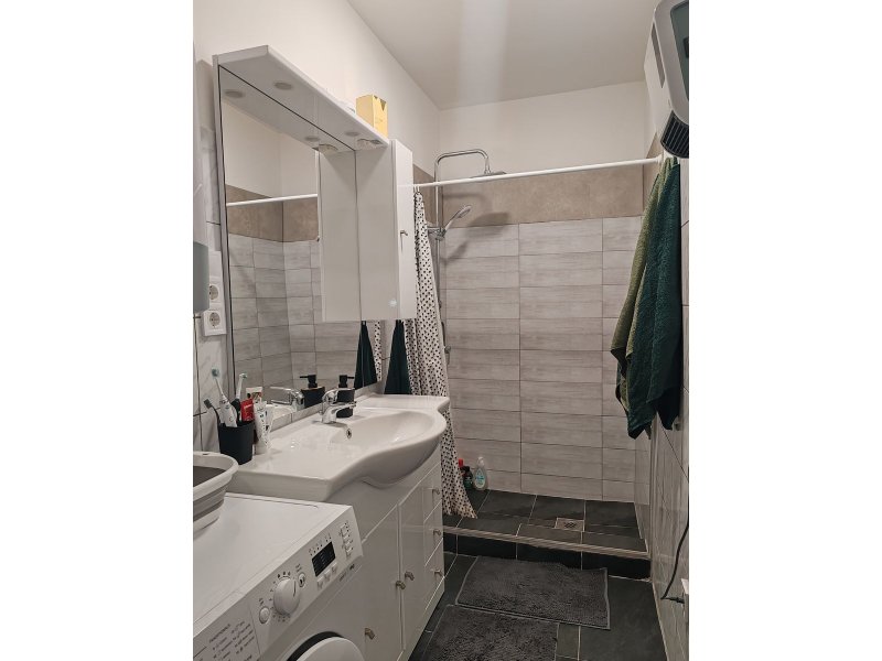 Kertes társasházi lakás eladó!