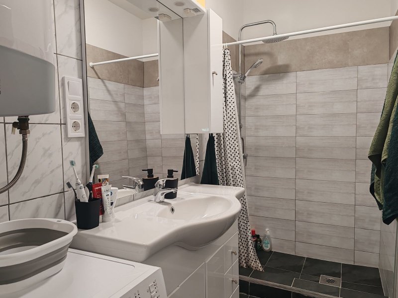 Kertes társasházi lakás eladó!