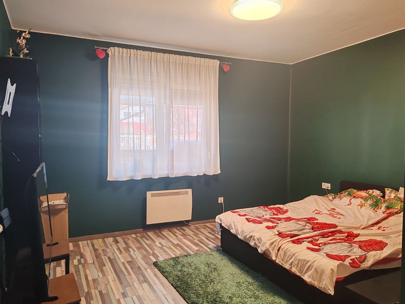 Kertes társasházi lakás eladó!