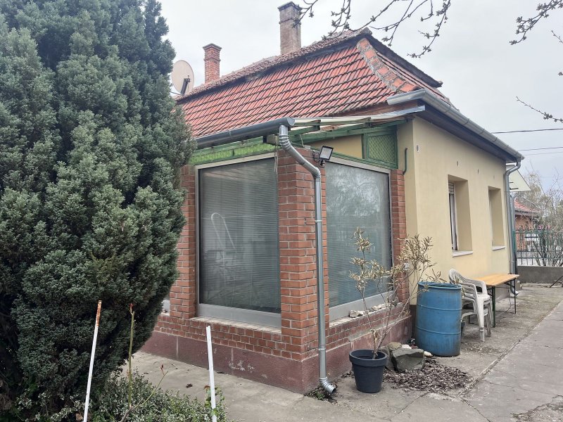 Eladó felújított családi ház Pest megye déli részén