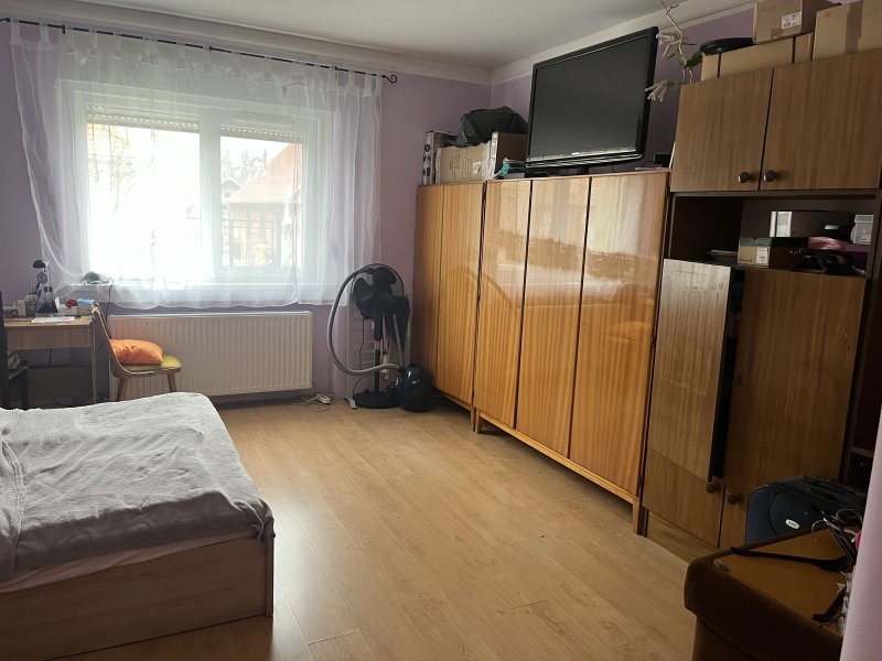 Eladó felújított családi ház Pest megye déli részén