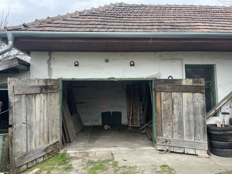 Eladó felújított családi ház Pest megye déli részén