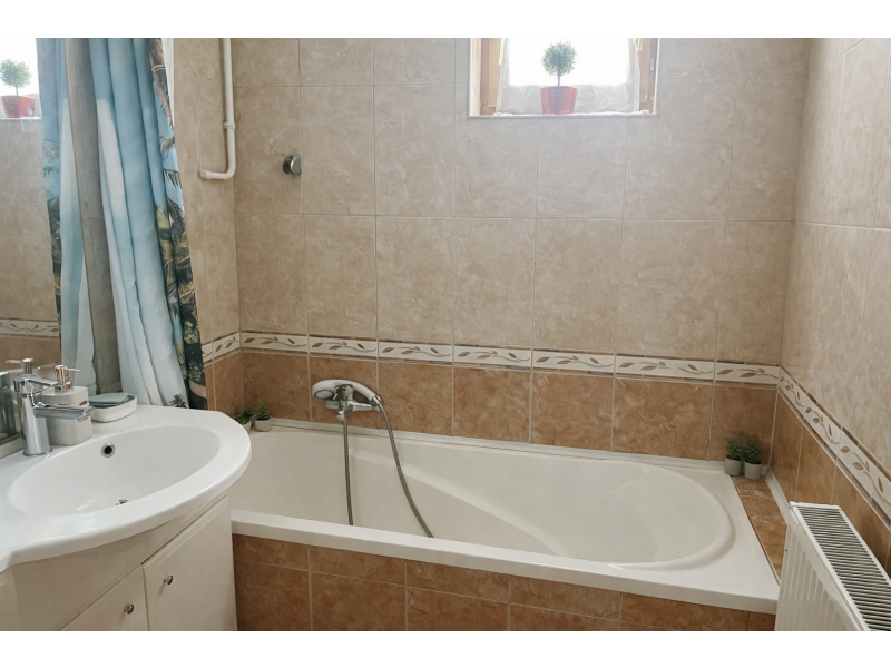 Eladó felújított családi ház Pest megye déli részén