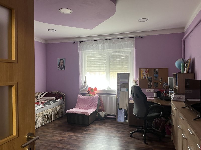 Eladó felújított családi ház Pest megye déli részén