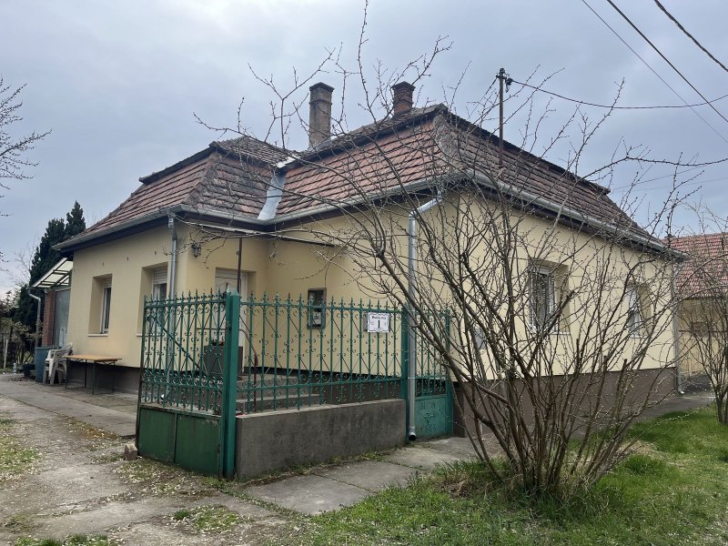 Eladó felújított családi ház Pest megye déli részén