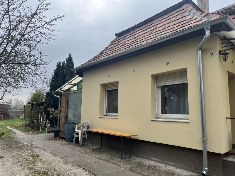 Eladó felújított családi ház Pest megye déli részén