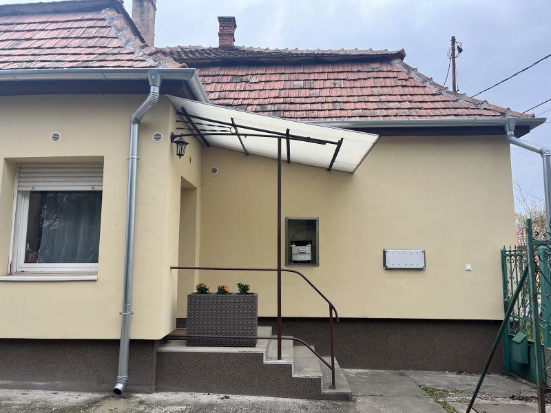 Eladó felújított családi ház Pest megye déli részén