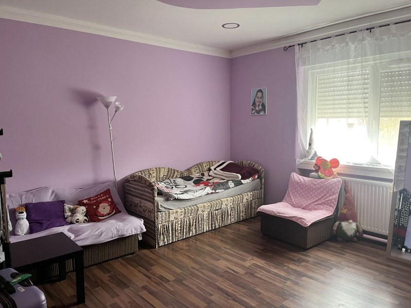 Eladó felújított családi ház Pest megye déli részén