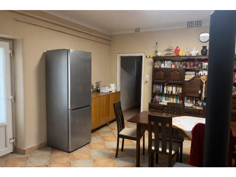 Eladó felújított családi ház Pest megye déli részén