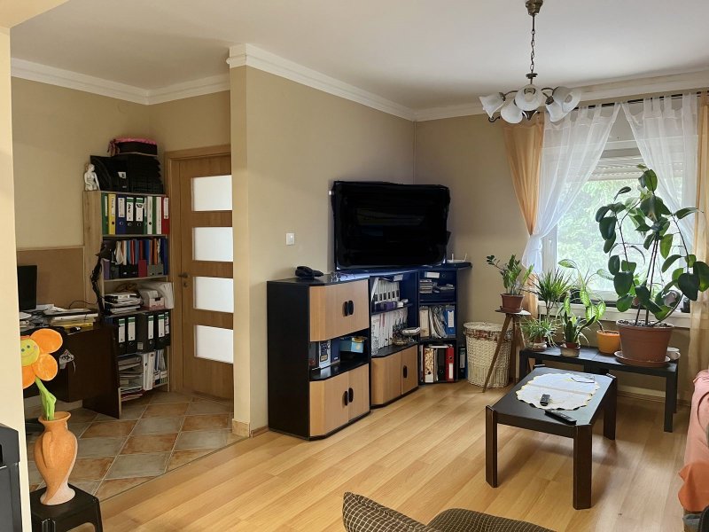 Eladó felújított családi ház Pest megye déli részén