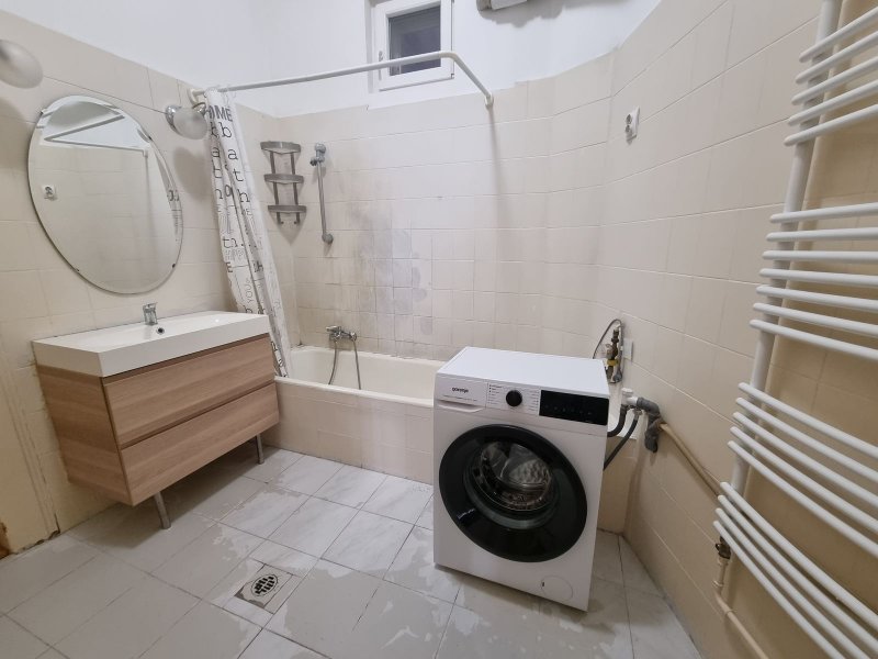 Tágas, nagypolgári ingatlan a megújult Ferencvárosban!