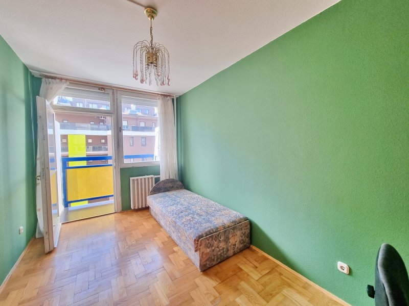 Pár lépésre a Corvin sétánytól eladó panellakás