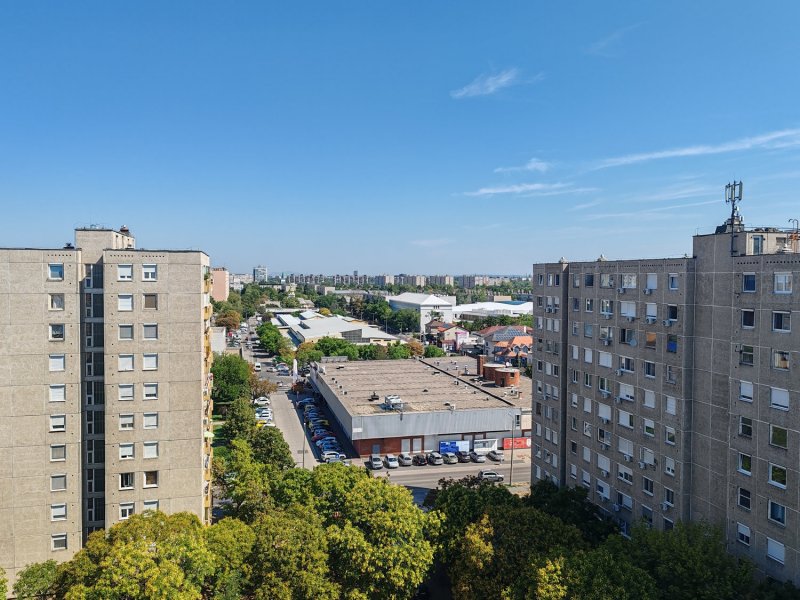 PANORÁMÁS, ERKÉLYES 3 SZOBÁS LAKÁS CSEPEL KÖZPONTJÁBAN!