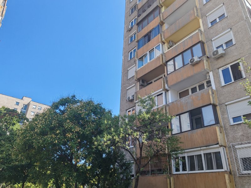 PANORÁMÁS, ERKÉLYES 3 SZOBÁS LAKÁS CSEPEL KÖZPONTJÁBAN!