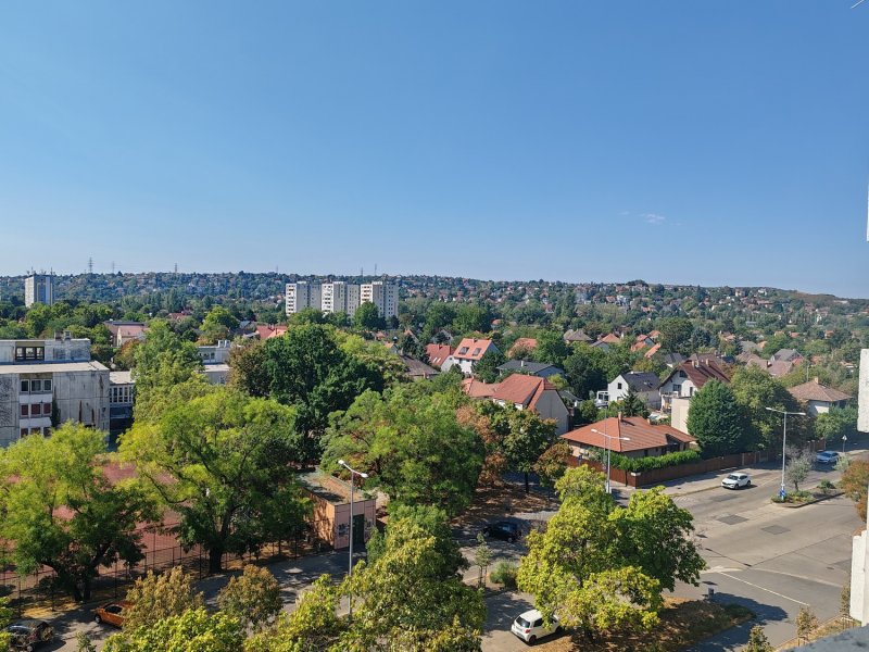 PANORÁMÁS, ERKÉLYES, 3 SZOBÁS LAKÁS ELADÓ A KONDOROSI ÚTON
