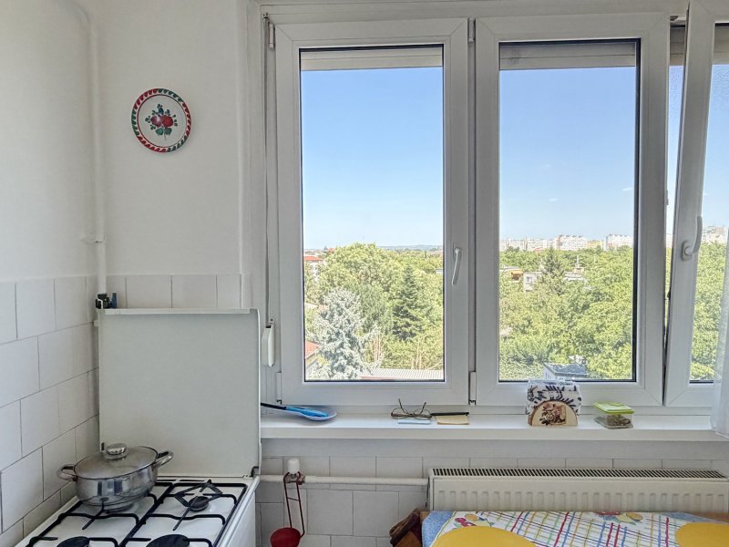 ZUGLÓ KÖZPONTI, MÉGIS CSENDES RÉSZÉN PANORÁMÁS, IGÉNYES PANELLAKÁS KIZÁRÓLAG NÁLUNK ELADÓ! 