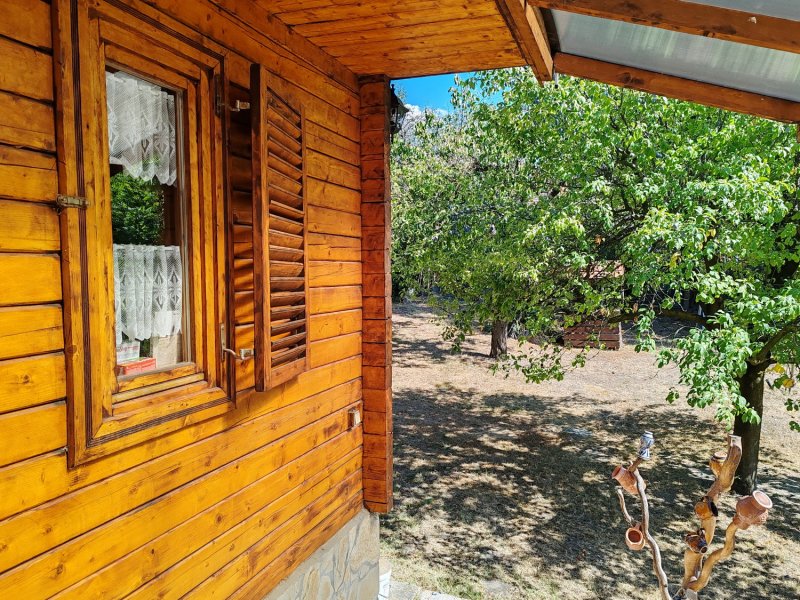 Csodálatos rönkház eladó Balatonvilágoson