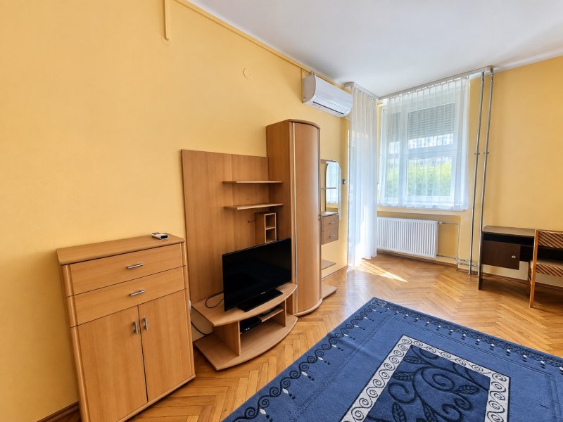 Kiadó lakás a Corvin Plázánál!