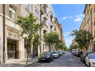 ELADÓ 46 m²-ES, 1+ FÉL SZOBÁS LAKÁS FERENCVÁROS KÖZPONTI RÉSZÉN!